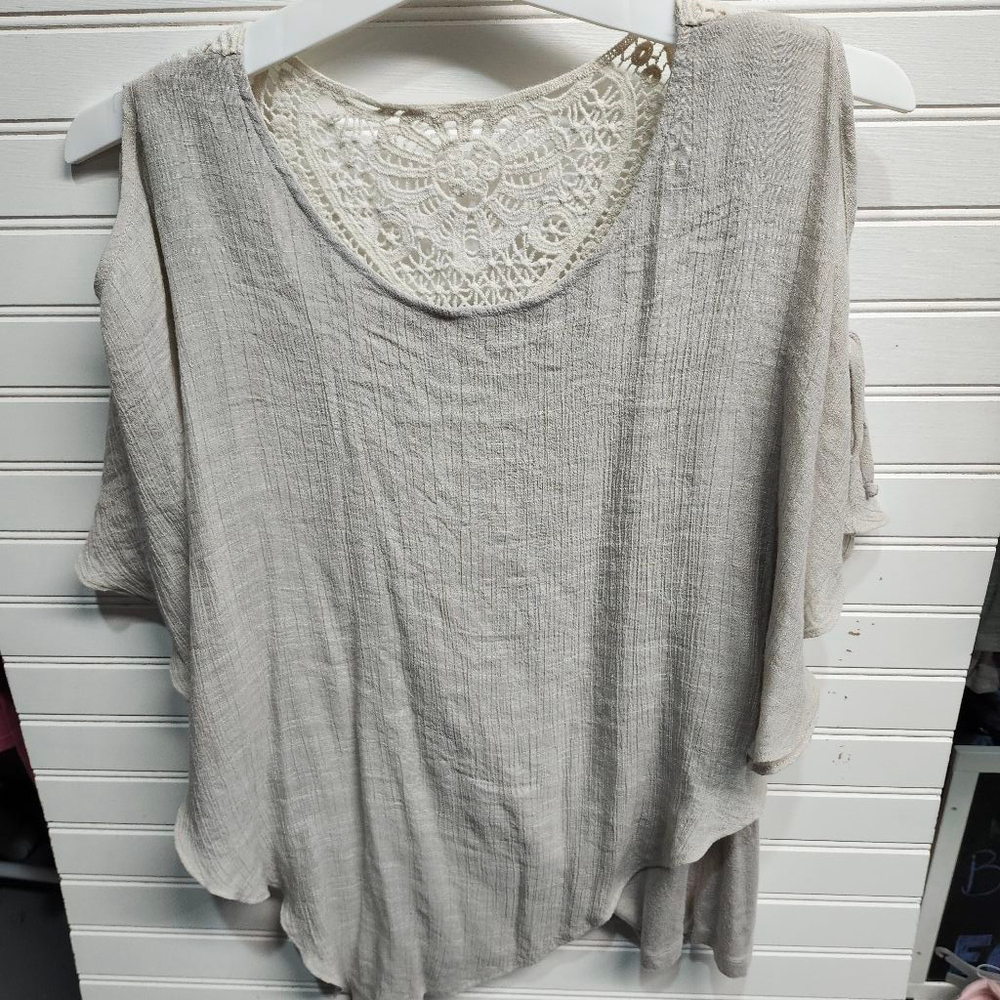 Women's AGB Beige Blouse with Lace Detail M B2